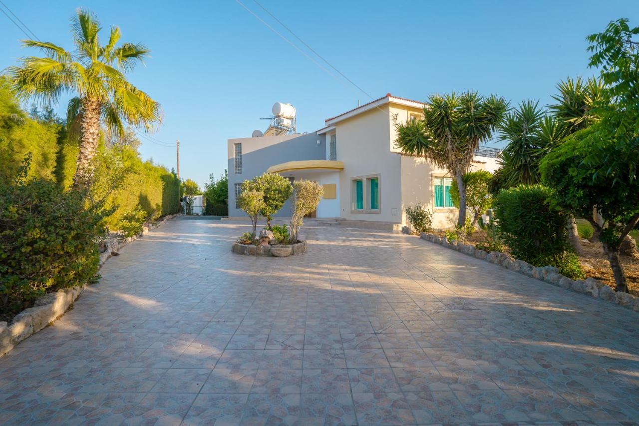 Bella Katerina By Prestige Bookings Coral Bay Exterior photo